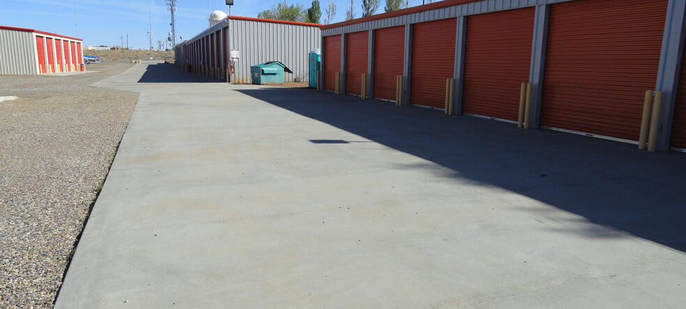 Variable size storage units